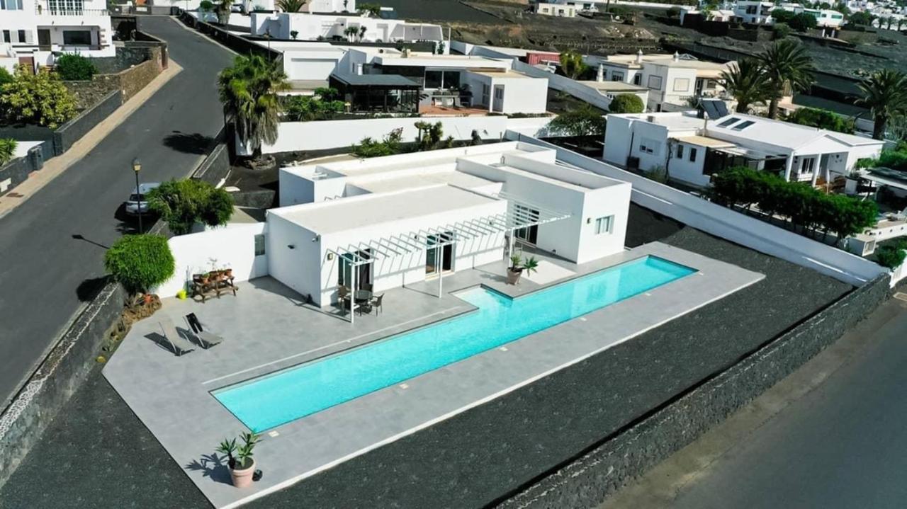 Casa Conil With A Private 25 Meter Heated Pool Villa Exterior photo